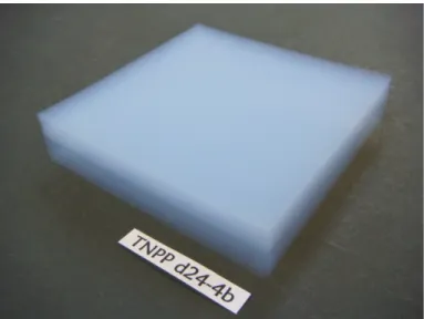 Fig. 1-2. A double-layered aerogel brock. The densities of upper and lower layers are  0.01 g/cm 3  and 0.03 g/cm 3 , respectively (Tabata et al., 2011)