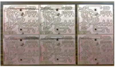 図 3.2 CAM ソフトによる NC 変換画面 図 3.3  製作した PCB の外観 (6 枚 )  3.3    CIP100 の評価 どのくらい細いパターンが描けるかを試験した． EAGLE で 0.2 ～ 0.7mm のパターン幅および間 隔をもつテストパターンを 0.1mm 刻みで作成し， CIP100 で切削した結果， 0.4mm 未満のデータ は切削加工できないと判った．よって， CIP100 向けのパターン図作成においては，設計最小値（グ リッド）を 0.5mm に定めて設計する． NC 