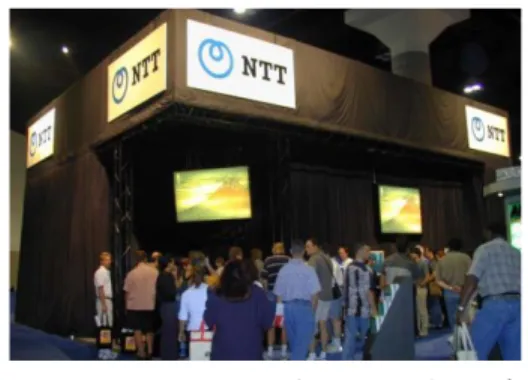 図 6 SIGGRAPH 2001 における 4K ディジタルシネマ の展示状況