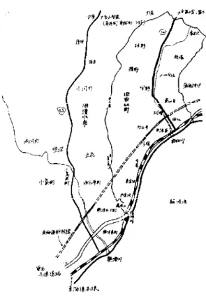 図 2  由比周辺詳細地図  （『町屋原・今宿の民俗』掲載の「現在の由比」をもとに深澤作成）  2.2  交易と産業  次に、具体的な内陸交通について見ていく。  建設省静岡国道工事事務所は、由比の薩埵峠について以下のように述べている。  薩埵峠は、東西方向の交通、つまり東海道に、南北方向の交通が山上で接続するとい う形になっていた。……海と内陸部を結ぶ南北の交通と交易は、この山塊一帯にはりめ ぐらされた峠道を通い路として行われていたのである。……甲斐の国境から最短のル ートで東海道に接続する山と川が、薩埵
