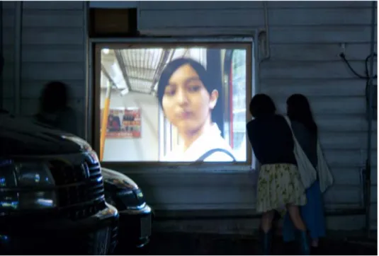 図 2.2: Cinema de Nomad「漂流する映画館」上映風景 