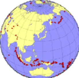 図 17   2009 年 7 月から 2011 年 11 月までに発生した、阿蘇カルデラからの震央距離 30 度から 90 度、M>5.5 の震央分布図。この期間中、約 250 個の地震波形を記録カルデラ内に 5 か所(1 Hz 地震計)に設置した地震計で記録している。これらの波形データが RF 解析に 用いられた。  図 18  阿蘇カルデラにおけるレシーバー関数解析の結果。黄色：本事業において整備した 地震観測点、青色：Hi-net や京大火山研などの既設観測点。レシーバー関数の GA インバ 