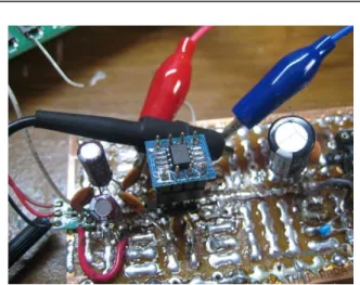 図 14. 高精度 LDO ADP3301 を DAC 電源（リファレンス電圧） として利用し精度を高める RTL ソースのご紹介（三角波を発生）  以下は「おまけソースつき」のソースです（駄菓子のおまけみ たいですが）。VHDL で書いてあります。図 16 のソースコード は図 10～図 12 で示した AD5611AKSZ への SPI 通信を制御する モジュールのソースコードです。  図 17 は そ の 上 位 モ ジ ュ ー ル と し て 、 三 角 波 波 形 生 成 と CONVSTART 