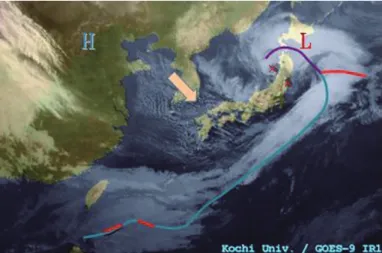 図 7 　気象衛星 GOES赤外画像（2004年3月6日13 JST）　前線・高低気圧：雲系等から解析，⇒：卓越風。