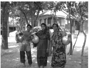 Fig. 11      People buying safe drinking-water. 