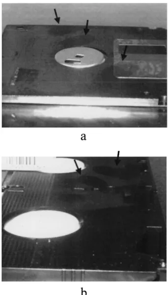 Fig. 2 Search of latent ˆngerprints on plane sur- sur-faces using portable steamer and re‰ection of yellow light; (a) (b): yellow ˆlter, (c):  observa-ble yellow light re‰ected on microscopic water particles produced on plane surface, (d):  un-ob-servable 