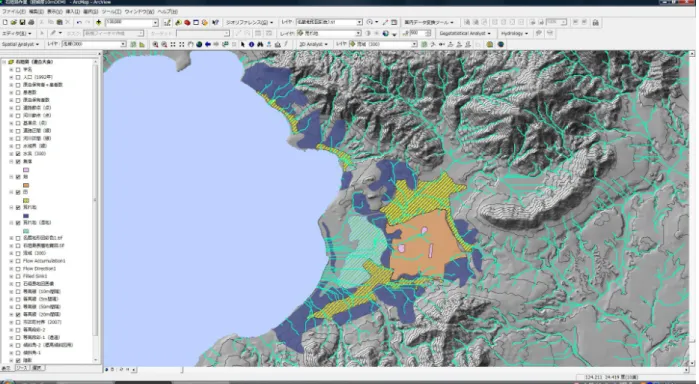 図 9 図 10図 9   石垣島名蔵の土地利用（ＧＩＳマップ）図 10   西表島南風見の土地利用（ＧＩＳマップ）境を検討すると，湿地・水田があり，起伏の少な い低地である．そのなかで，名蔵にみられるよう に，集落空間のなかでも若干標高が高い場所で， 高燥な土地に民家がみられる．マラリアへのリスク回避による居住地の選択とも考えられる．　以上が本稿で明らかにされたことである．今後