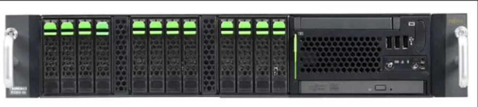 図 4: 12 x 2.5 インチ HDD モジュールを取り付けた RX300 S6 モジュールはケーブル接続なしで SAS/SATA バックプレーンに接続されます。  これにより、HDD モジュールの抜き差しが簡単になります（詳細は 96 ペー ジ の「ホットプラグハードディスクドライブ」の項を参照） 。 ハードディスクサブシステムは、各ハードディスクドライブに  1 つのチャネ ルを搭載した SAS/SATA 向けに設計されています。 サーバに RAID 構成がある場合は、HDD モジュールを動作中に交