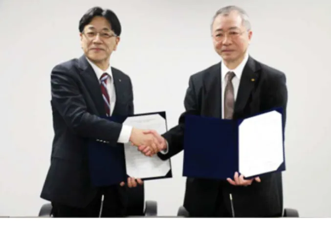 図 4 大阪大学大学院工学研究科と産技研の研究連携協定    締結の調印式の様子（左：掛下 知行 工学研究科長，    右：古寺 雅晴 産技研理事長） 図 2  SIP 事業における産技研の位置づけ 図 3 生産加工における主な対応技術分野 パナソニック株式会社等「産」・産技研「官」の連携により，異なる領域のものづくりプレーヤーをつなぐ拠点（異方性カスタム設計・AM 研究開発センター）を構築し，地域主体の新たなものづくり技術 の確立を進めています．本稿では，本事業における，「官」としての産技研の役割や活動内