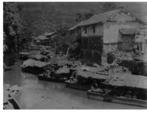 図 1. 科博に残されている明治 22年熊本地震の写真．写真帖の大きさは 115 mm×187 mm，写真台紙の