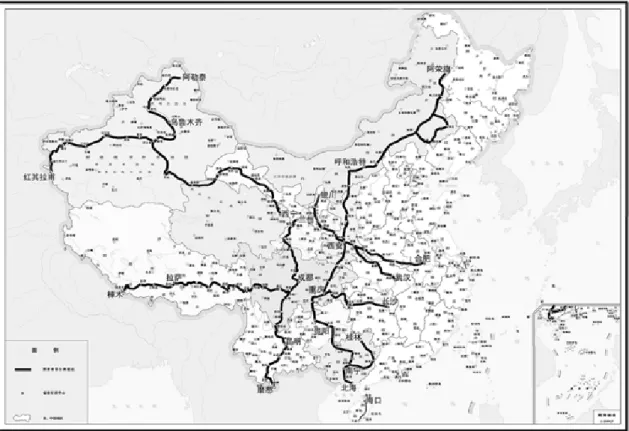 図 3-2  西部開発 8 条省際公路通道図  注  ：中国地図上に灰色の色がつけられている省が跨ぐ 6 省である。 出所：中国交通運輸部ホームページ    （３）2009 年全国交通運輸工作会議（注 23）における重点プロジェクト  2008 年の主要なプロジェクトの発表の中で、建設された橋梁の数が、1978 年の改 革開放以来、その 5 倍になったと報告された。代表的なものは、既に開通した杭州湾 跨海大橋(全長 36km、2008 年 5 月 1 日開通)、蘇通大橋(全長 32.4km、世界最大の斜 張