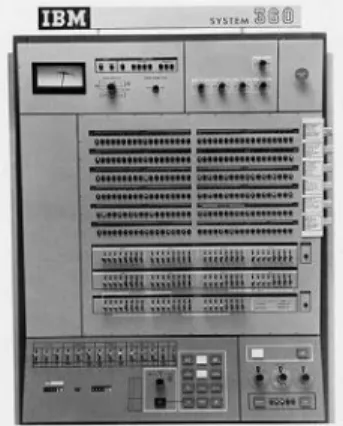 図 3-4 IBM System360 図 3-5 IBM System360 のモジュール （「デザイン・ルール」[6]をもとに作成） 3.3.2 自動車 自動車は日本ではインテグラル型の代表であったが、 徐々にモジュール化が進んでいる。 自動車のモジュール化は、ドイツから始まった自動車不況において，構造的な高コスト体 質によるコスト競争力の低下を補うために，数種の自動車部品の組立を一括してサプライ ヤに委託することにより、サブ組立化によるライン工程数の削減、アウトソーシング化に よるコスト低減、複数部品