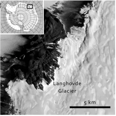 図 -1  LIMA  (Landsat  Image  Antarctica) に よ っ て 配 布 さ LANDSAT7/ ETM+画像より抽出した M デ氷河.  Langhovde Glacier  5 km  osaic  of れ て い るラングホブ - 75 -  Copyright  ○ c  2011  (社)  日本雪氷学会北海道支部 