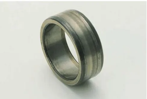 Fig. 1-11    Trace of wear in the inner raceway of a cylindrical roller bearing. 18)