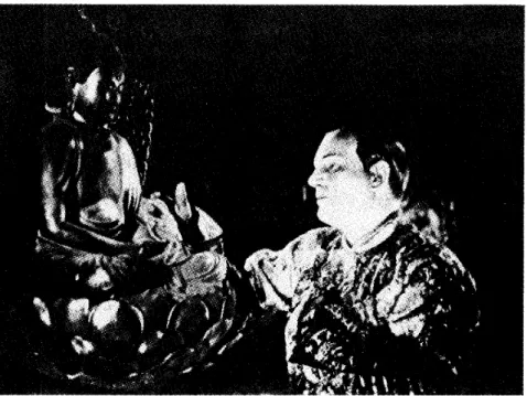 図 9 . i 微笑みの園 j でス‑・チョンを演じるリヒャルト・タウパー ( 1 9 3 1)  (フォルクスオーパーのプログラムから)。 ￨中国の歴史と辛亥革命 i 4000 年の歴史を誇る中国も列強に侵略され、 1894‑95 年の日清戦争に敗れた清国は西大后 の支配下にあり、清朝の圧制に対し義和団事件など、反清朝の武装蜂起が起こり、辛亥の年 ( 1 9 1 1 )   1 0 月革命となった。翌 1 9 1 2 年、清朝最後の皇帝薄儀(フギ)が退位し、中華民国が 成立、孫文が臨時大統領となった。つい