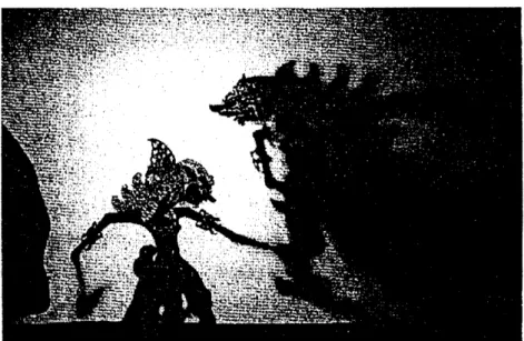 図 12  ワヤ ン・ ク リ (松 本 1994:144) 影 絵 の共通性 に関 して は、実 際 に制 作 に従 事す るア ニ メー シ ョン制 作者 らも積 極 的 に主 張 してい た。 た とえば、海軍省委託アニメーシ ョン『 ニ ッポンバ ンザイ』 (1943)の 影絵部分を担当 し た影絵映画制作者の荒井和五郎は、影絵映画の芸術性 を高 く評価 し、次のよ うに述べてい る。 影 絵 映 画 の芸術 性 にはつ いて は 、色 々 の論 もあ る よ うで あ るけれ ども、原 始 的 、