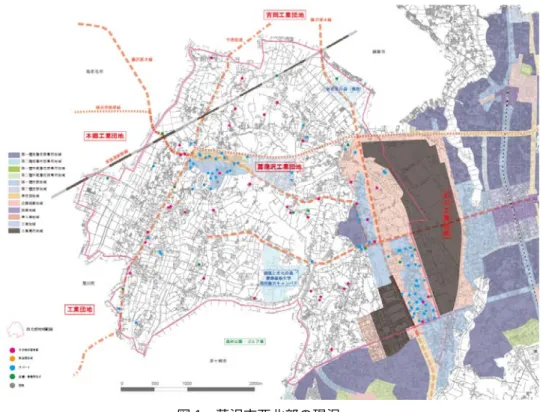 図 1  藤沢市西北部の現況  2.2  空き家の分析①  地理的分析  まず地理的な分布を図 2 からみると、空き家は地域全体に広く分布していることがわかる。特に、2 つの工業団地の周辺に集中しており、特にこれらはアパートであることがわかる。地区別にみると、工 業団地を抱える石川、用田地区に続き、遠藤、打戻の順に空き家が分布している（図 3）。  また、バス路線と空き家の関係をみると、北側に交通不便地域ができており、そこに空き家が発生し ていることがわかる（図 4 ）。インタビューでは、この地域が急速に過