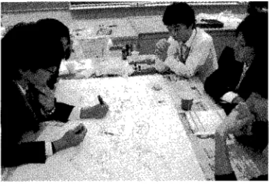 図 1 セッションの様子 プ作った。こちらで用意したテーマは「学会にお ける学生のコミュニティづくり」という大きなテ ーマのなかで、「現在あなたが所属しているコミ ュニテイから、何を得ているか」といったコミュ ニティについてのトピックを複数用意した(図 1 ) 。 2 