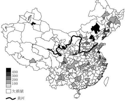 図表  2-6  84 都市別 API 最大値の空間分布（2012 年）  （出所）筆者作成。  5.  考察    本節では、長期にわたる API の平均値、最大値を用いて都市別の動向を解析した。その結 果、高度の汚染が近年まで継続して観測される都市が、北方に多いことが確認できた。高度 汚染が現れるのは冬季と春季にほぼ限定されていて、前者は暖房などによるものであり、後 者は黄砂によるものであると考えられる。公害は中国の対外的にも対内的にも悪いイメージ の一因であり、政府もそれを認識して本腰を入れて取り組も
