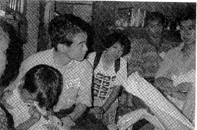 表 3 　 チ ャ ン バ ン ア ン 病 院 理 学 療 法 科 の 来 院 者 の 診 断 名 1985〜 1994 年 　 1995 年 1 月 〜 　 　 （ ％ ）　　　　　6 月 （ ％ ） 図 2 　 ベ ン チ ェ 省 ア ン ト ン 村保 健 所 で の 援 助 活 動 て い た わ け で あ る 。 こ の よ う に 子 ど も達 へ の 医 療 と 教 （保 ） 育 の 場 が 痛切 に 求 め ら れ て い る 。 　 第 二 次 世 界 大 戦 が 終 了 した 1945 