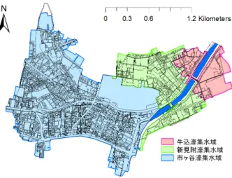 図 -1 外濠の外形と各濠の集水域 表 -1 各濠における集水域の概要 市ヶ谷濠 新見附濠 牛込濠 水面面積（ m 2 ） 17,500 30,000 34,000 吐口個数（箇所） 3 4 3 集水面積（ ha ） 226 69 32 昼夜人口（万人） 9.60 2.90 1.40 夜間人口（万人） 3.99 0.82 0.17 て市谷加賀町に建設されている雨水貯留施設と未処理 下水流入吐口への可動堰導入を想定し，汚濁負荷量の 低減効果に関する定量的評価や最適な運用方法の検討 を行った． 2