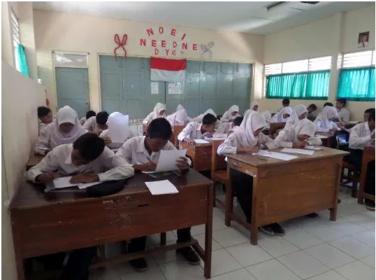 Gambar 5. Siswa mengerjakan ulangan harian bab sistem koordinat 