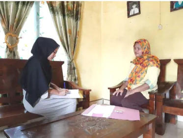 Foto 5. Wawancara dengan Ibu Sri Arwani  selaku nasabah PT. BPRS Metro Madani 