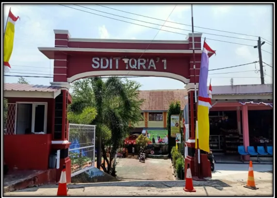 Gambar 5 : Tampak depan gerbang utama Sekolah Dasar Islam Terpadu Iqra’ 1  Kota Bengkulu 