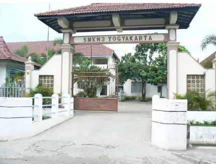 Gambar 1. SMK N 3 Yogyakarta dari depan 