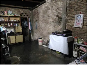 Gambar 5. Kondisi interior rumah pemulung di Jalan Tirtosari Ujung  