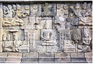 Gambar 2: Salah satu panel relief rendah di dinding Candi Borobudur                    (sumber: koleksi Pribadi)  