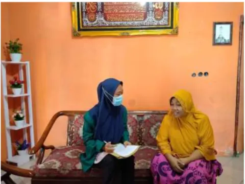 Gambar 2. Ibu Agus Rina, S.Pd Kepala Sekolah SD Negeri 65   Kota Bengkulu 