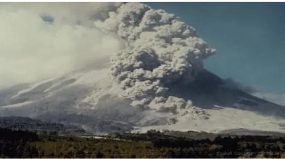 Gambar 3.1 Foto Sebaran Awan Panas Letusan Gunung Merapi Tahun 1984   (Koleksi Ketep Vulcano Merapi)