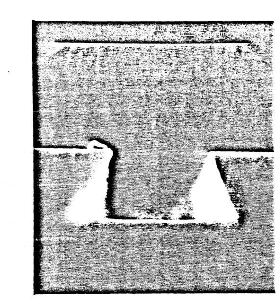 Figure 2.1(b) SEM picture of  the  U shape  groove before mass  transport.