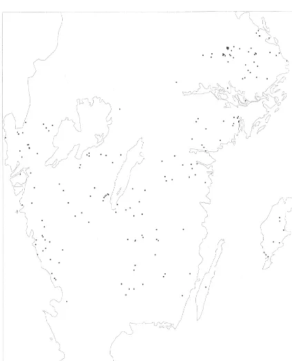 Fig. 2. The geographic distribution of the 162 organic herds that on May 1 1996 were contracted for organic production by Arla dairycompany (a) and the 9364 conventional farms which supplied milk to Arla on February 1st 1997 (b).