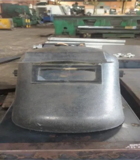 Gambar 3.10 Helm las  Sumber: Dokumentasi 