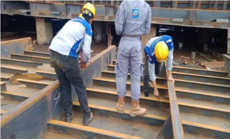 Gambar 2. 10 Inspect welding terhadap bulkhead 