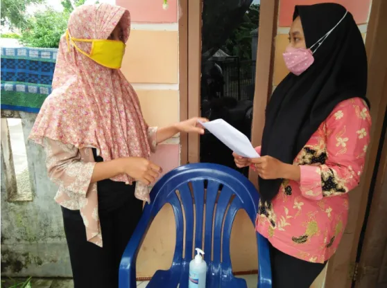 Foto 1. Sesi wawancara dengan Guru TK Purna, Ibu Herlina 