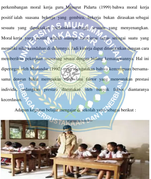 Gambar 6.1 Guru sedang mengajar 