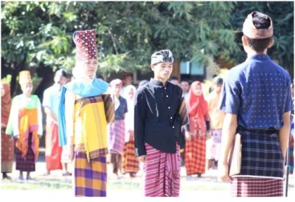 Gambar 2.1 Upacara bendera dalam rangka HUT SMAN 1 Bayan 