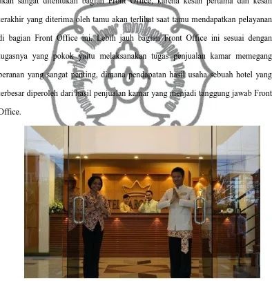 Gambar 2. Gambar aktivitas receptionist dan bellboy Sumber : Dimas (21 Maret 2011)  