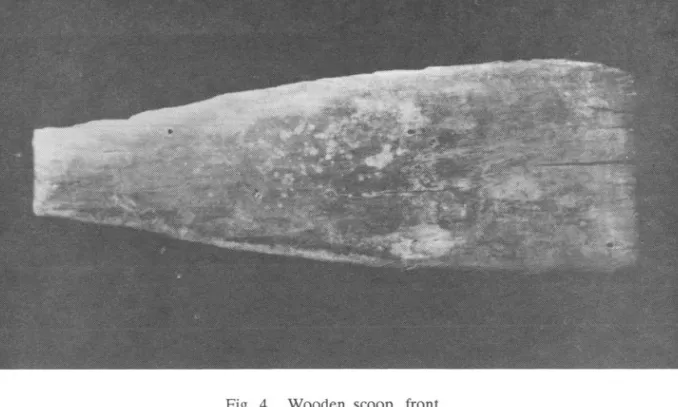 Fig.  4.  Wooden  scoop,  front. 