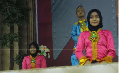 Foto 1  Gerakan Tari Andun 