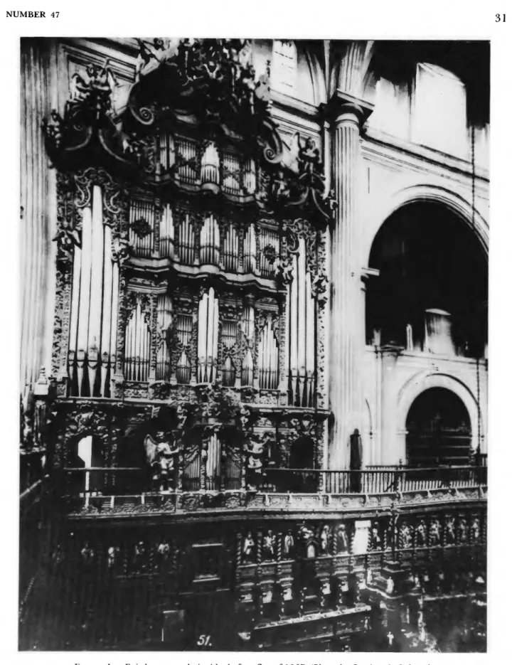 FIGURE 1.—Epistle organ, choir side, before fire of 1967. (Photo by Patrimonio Cultural) 