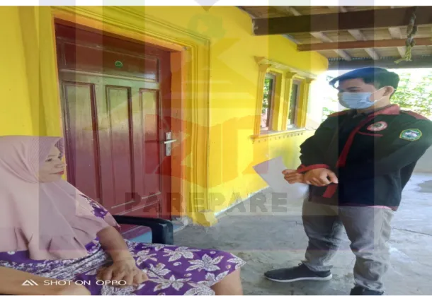 Gambar 2: Wawancara dengan masyarakat   