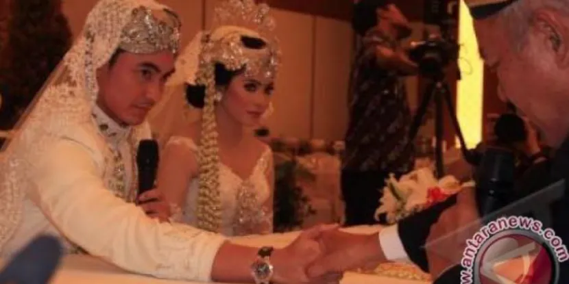 Gambar 9. Pernikahan adat sunda  (Sumber: 