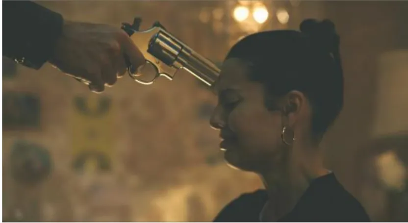 Figure 4.10: Nate was threatening Maddy with a gun. He  wanted Maddy to give his father’s sex tape with Jules back