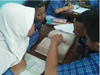 Gambar 3.1 Mengamati KBBI