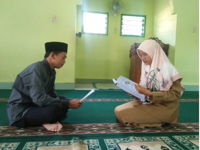 Foto wawancara dengan Ustadzah  Siti Hartina pondok pesantren Al-Mubaarak  Bengkulu 