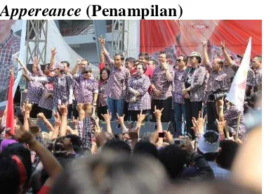 Gambar 4.6. Penampilan Jokowi saat Bertemu Warga Sumber: www.twitter.com./jokowi_do2 